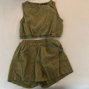 Olive green, linen short set. SHEIN size L but fits like M